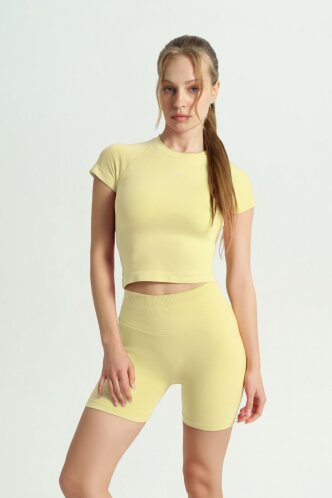 GLOW 'N FLOW BUTTER YELLOW CROP - Dossha